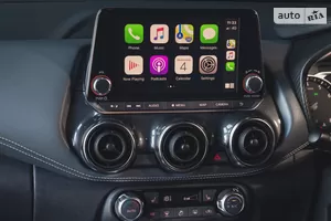 Поддержка систем Apple CarPlay и Android Auto